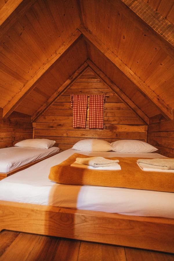 River Huts Zrmanja Оброваць Екстер'єр фото